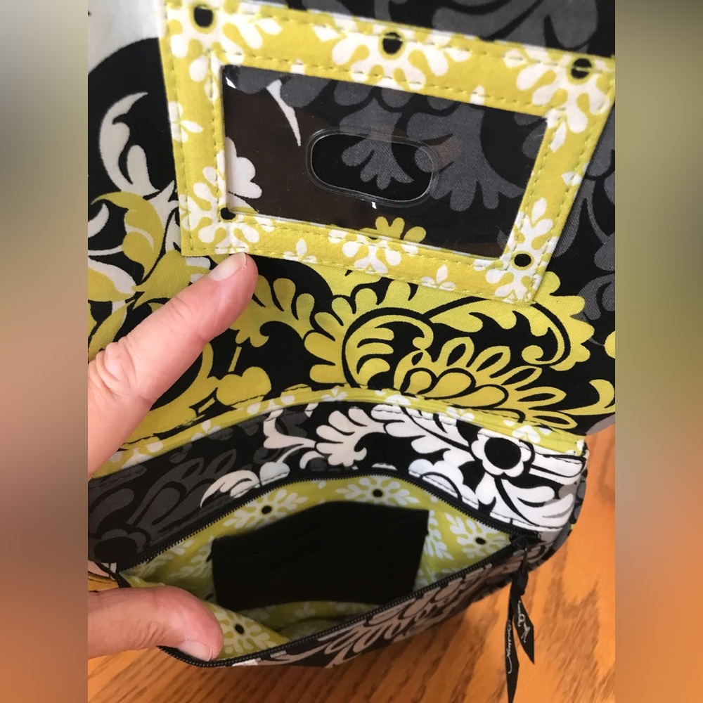 Vera Bradley crossbody in Baroque pattern. - Picture 6 of 7